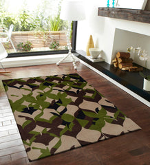 Modern organic rug with bold green and brown leaf design