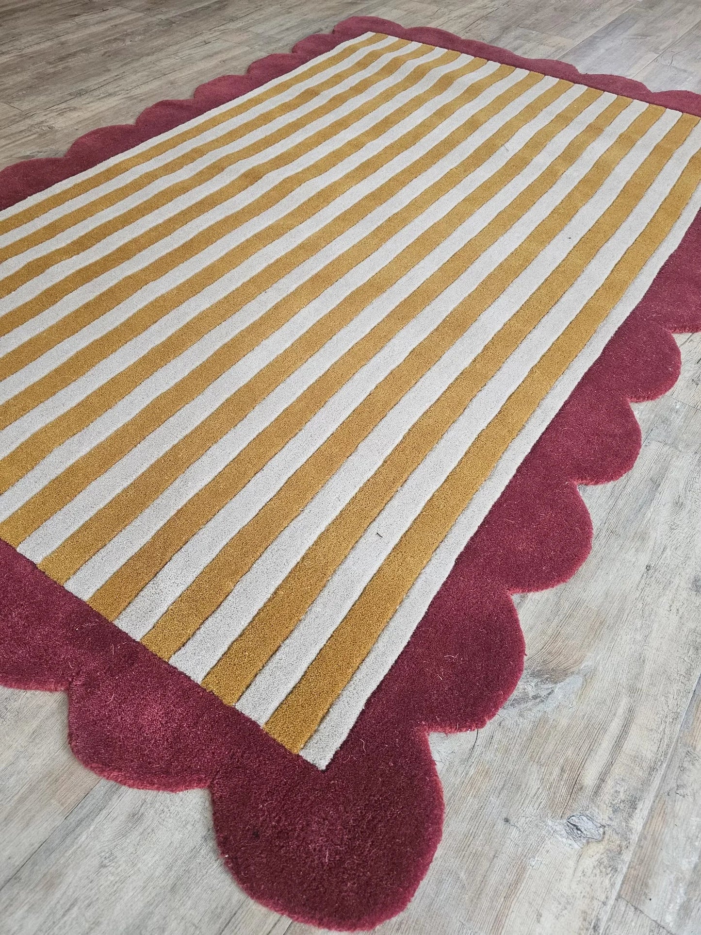 Scallop Edge Rug