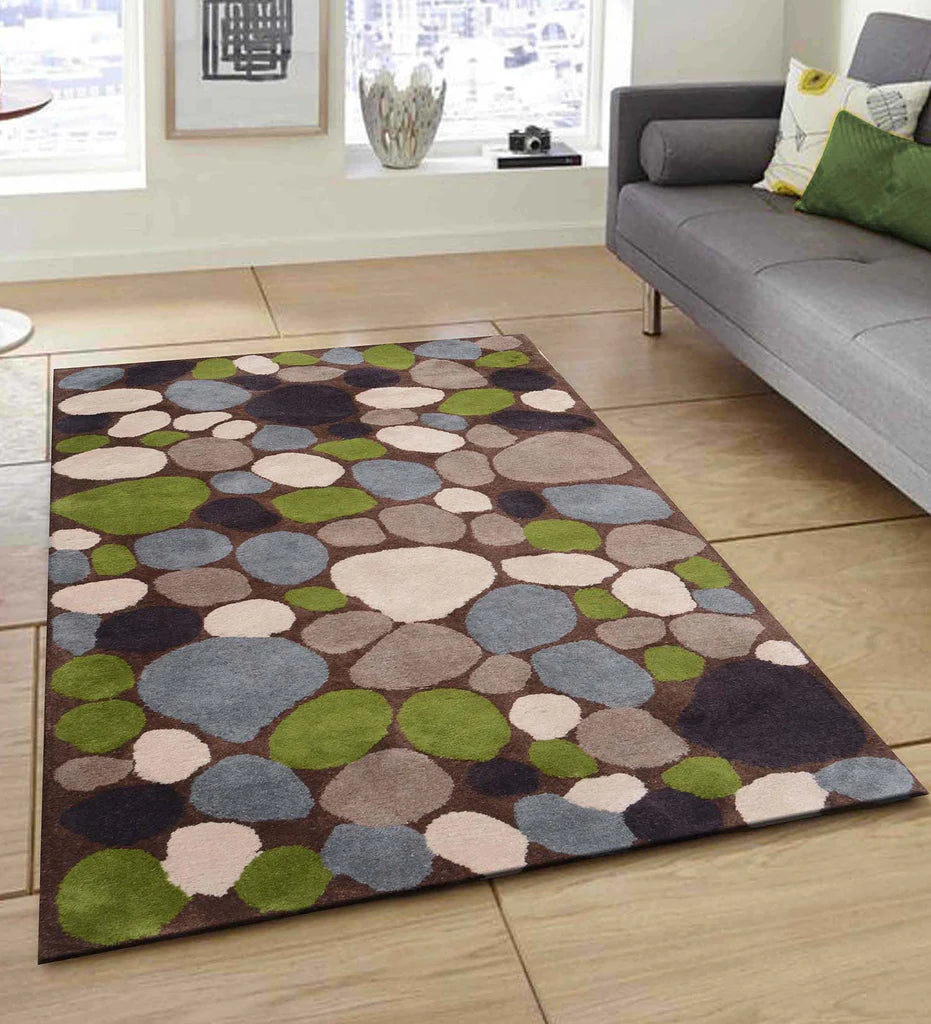 Modern organic rug with multi-color pebble-inspired design