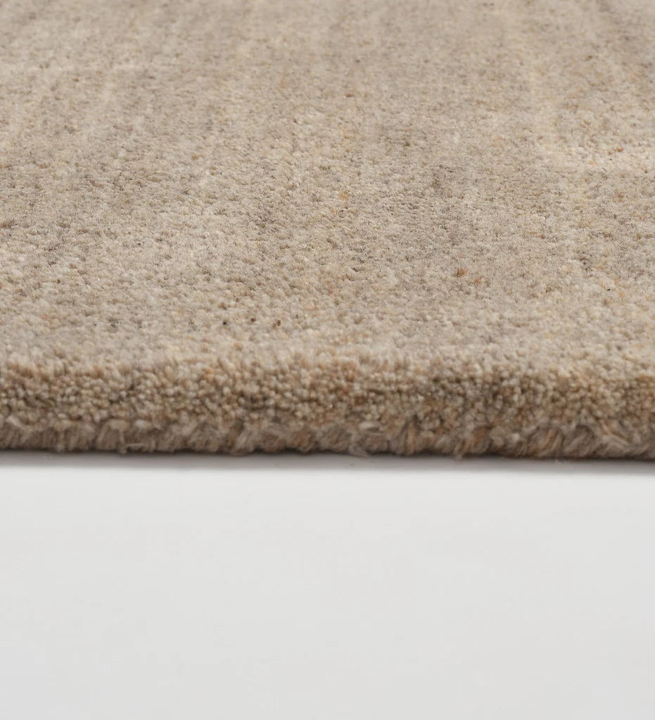 Premium taupe wool rug with linear detailing