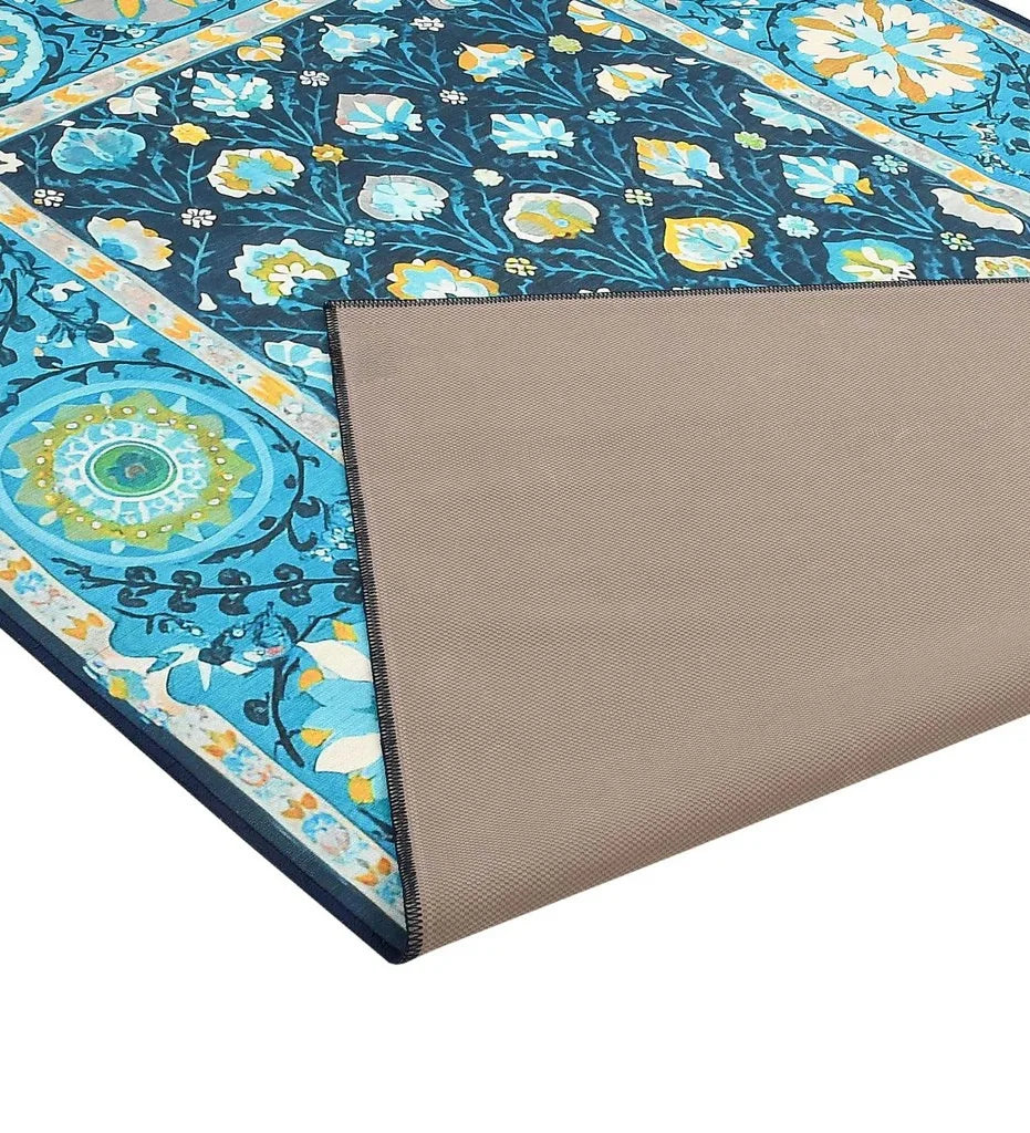 Durable blue patterned rug for traditional and transitional spaces.
