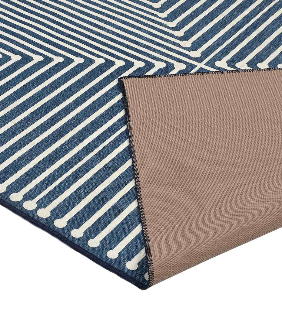 Durable geometric patterned rug for contemporary interiors.