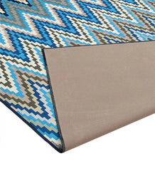 Contemporary chevron rug with pixelated effect.