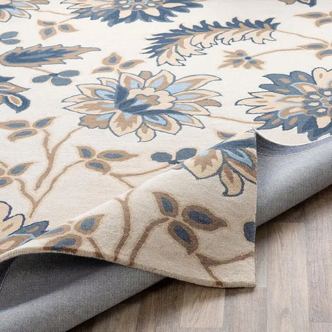 Hand tufted rug