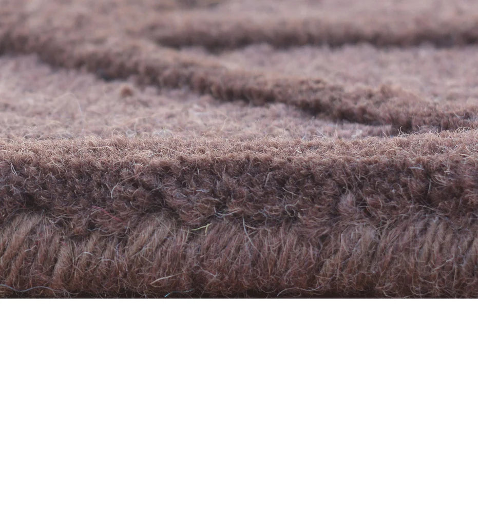 Premium hand-tufted rug with geometric diamond detailing