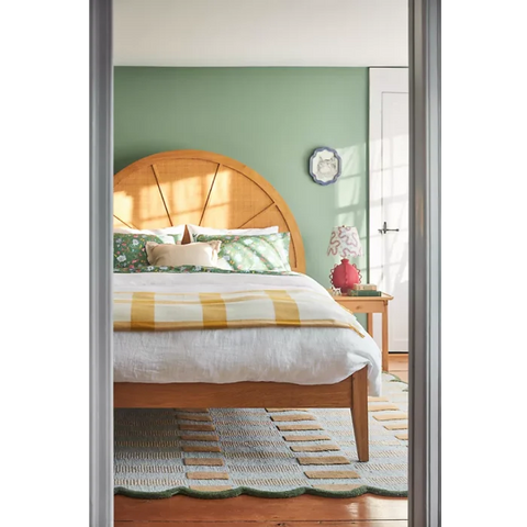 Yellow rug for bedroom