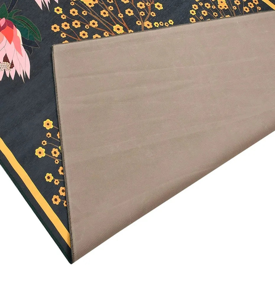 Elegant floral rug perfect for bright and welcoming spaces.