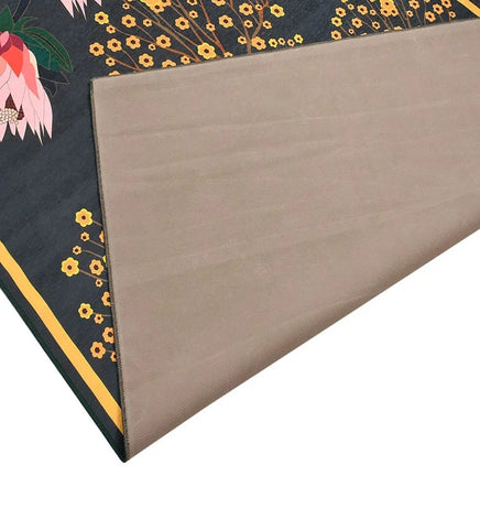 Elegant floral rug perfect for bright and welcoming spaces.