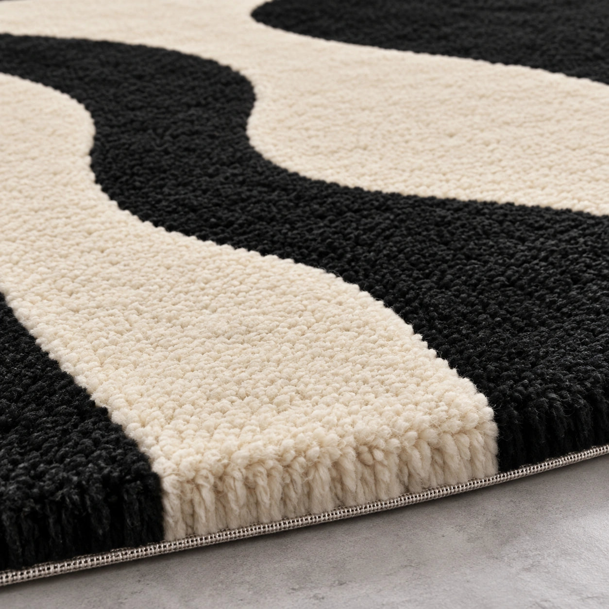 Monochrome flow wool rug