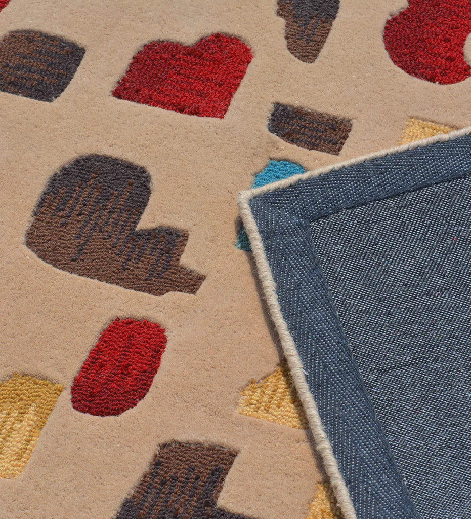 Hand-tufted contemporary rug with colorful abstract design