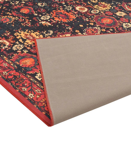 Durable vintage-style patterned rug for traditional interiors.