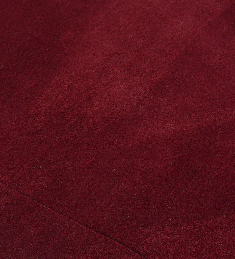 Luxury solid maroon rug for modern living room décor