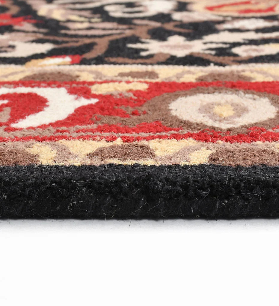 Heritage-inspired wool rug with central medallion pattern